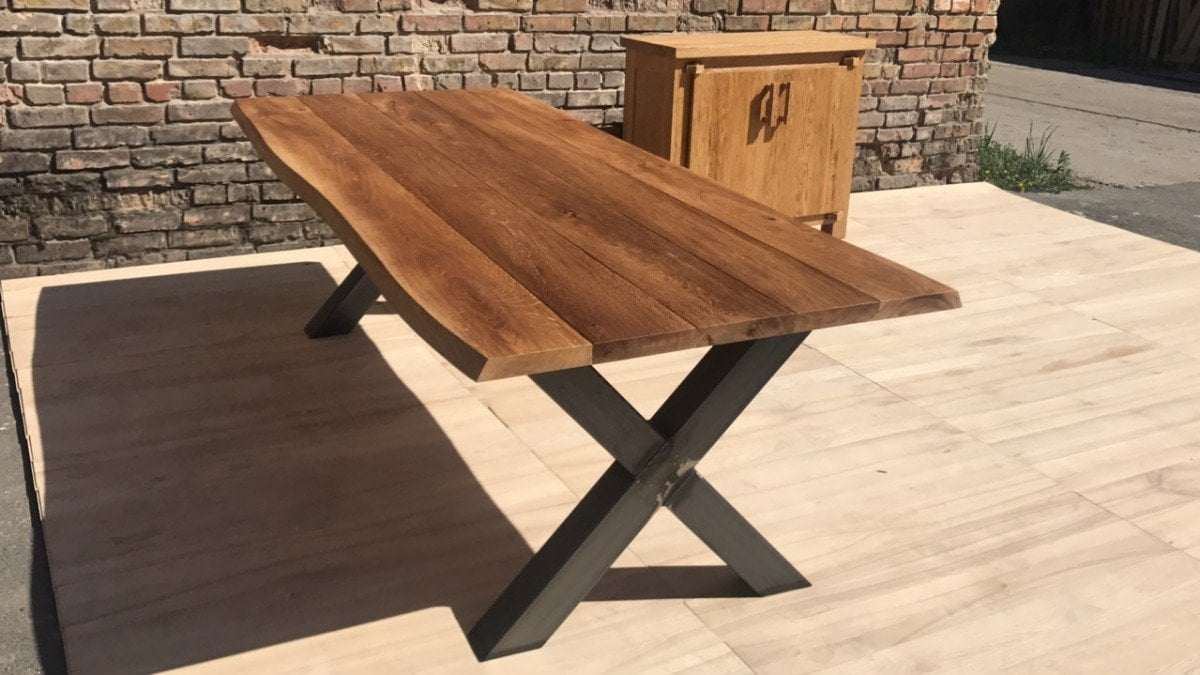 Outdoor dining table oak with metal legs • MBS Wood