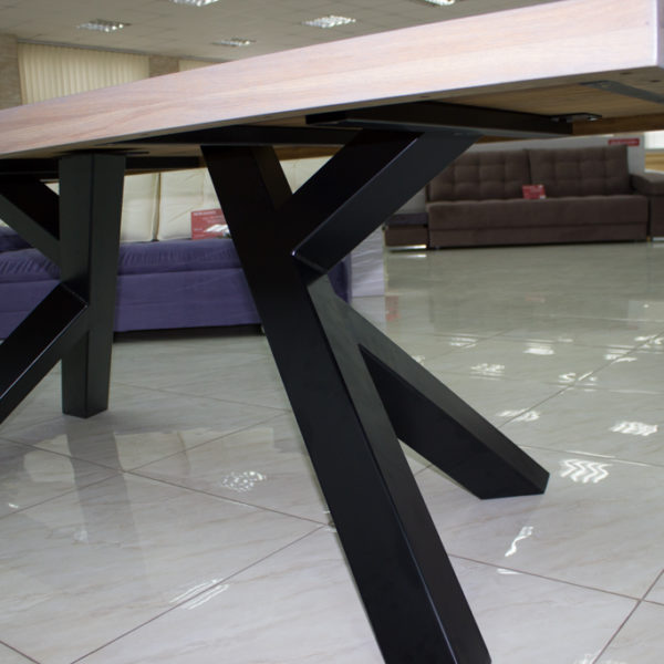 reclaimed wood dining table with metal legs