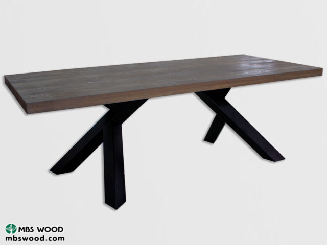 New model 2018 Dining table made of oak with metal legs.