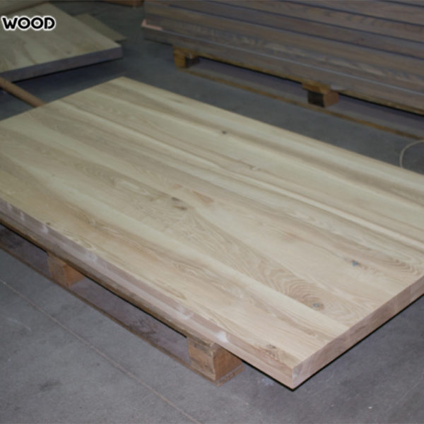 Packing of ready wooden table-tops for tables